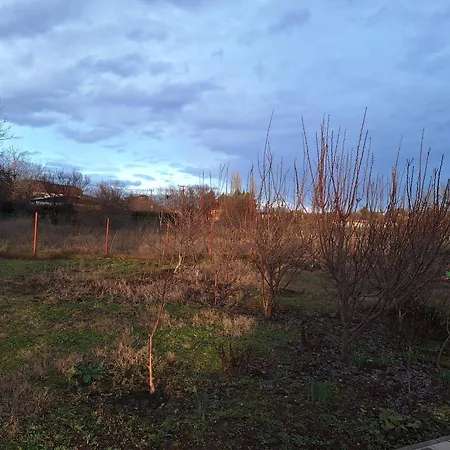 Urban Escape Вилла Скопье